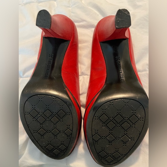 Comfort-fit Naturalizer Heels - wide-width - Picture 3 of 4